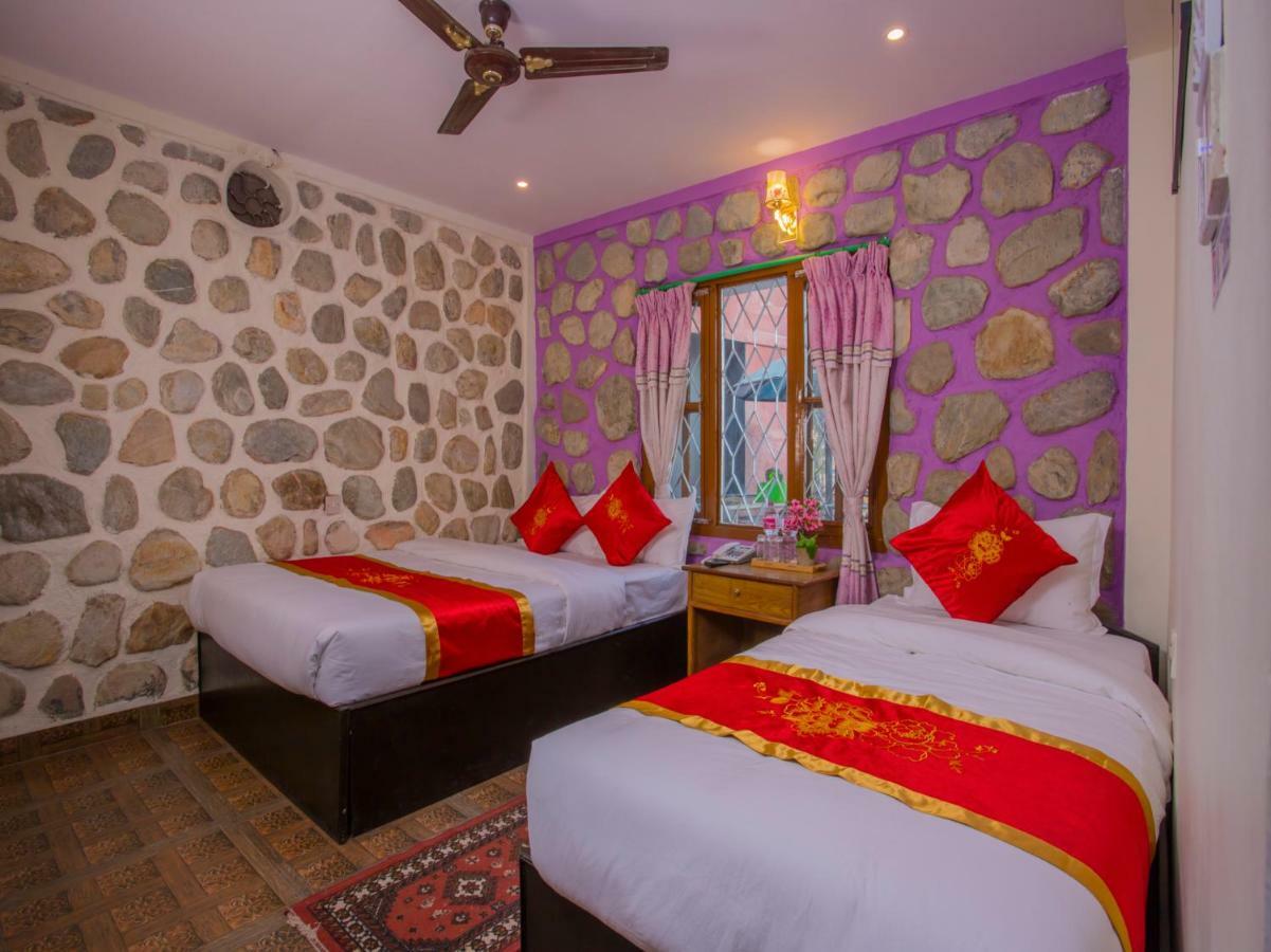 Hotel Fewa Corner & Restro Pokhara Exterior foto